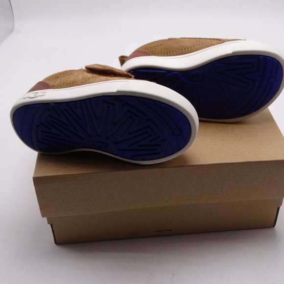 UGG Kids RENNON LOW Size 6 New In Box - Picture 2 of 6